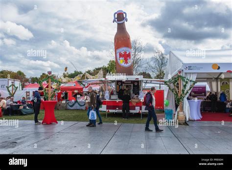 German reunification hi-res stock photography and images - Alamy