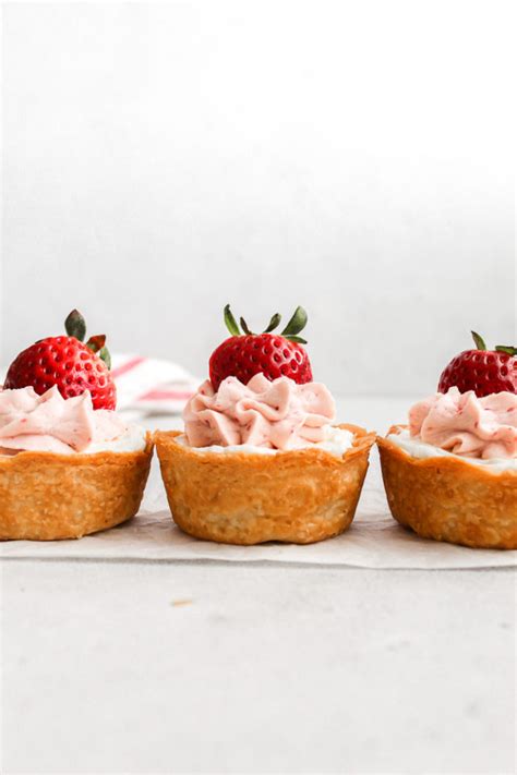 Mini strawberry tarts with cream cheese Tasty Treat Pantry