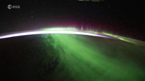 Stunning aurora australis time-lapse captured from space station - Space Showcase