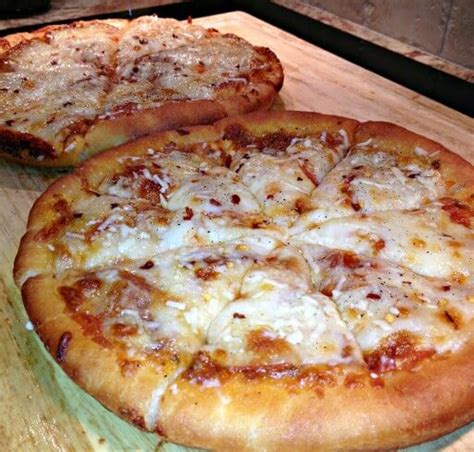 Copycat Pizza Hut Original Pan Pizza Recipe | CDKitchen.com