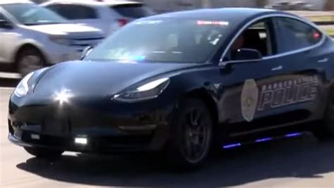 Tesla Model 3 joins police force - Car News | CarsGuide