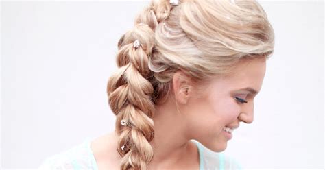 The easiest way to re-create Elsa’s braid from 'Frozen'