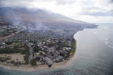 PHOTO GALLERY: The aftermath of the Lahaina fire | News, Sports, Jobs - Maui News