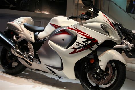 Suzuki Hayabusa 2023: Fotos, Ficha Técnica e Preços