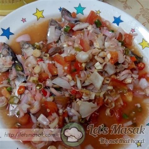 Ikan Kembung Rebus Air Asam Belacan Recipe | LetsMasak