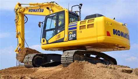 Komatsu Excavators Prices [Updated New & Used Pricing]