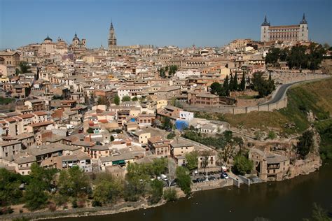 File:Vista de Toledo.jpg - Wikimedia Commons