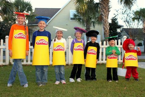 24 Cheap and Easy DIY Group Costumes for Halloween – TwistedSifter