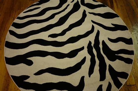 Ivory 5' x 5' Zebra Round Rug | Rugs.ca