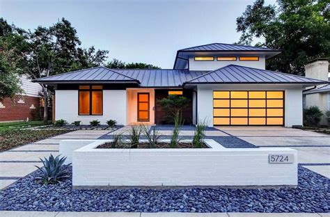 Craftsman Style Home With Metal Roof - Alike Home Design