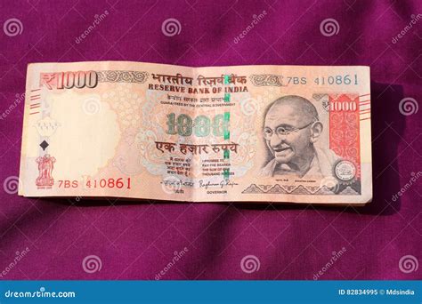 India Has Banned Old 500 and 1000 Rupee Note Editorial Image - Image of ...