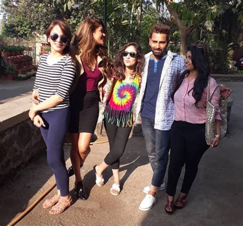 Bigg Boss 10 winner Manveer Gurjar celebrated his victory with Nitibha ...