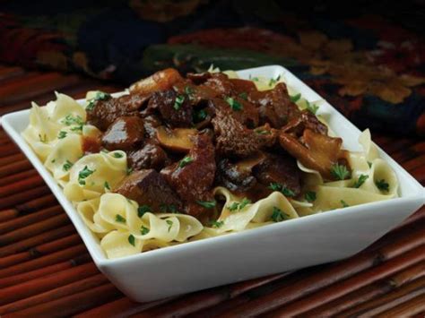 Apple-Mushroom Slow Cooker Swiss Steak - Musselman's