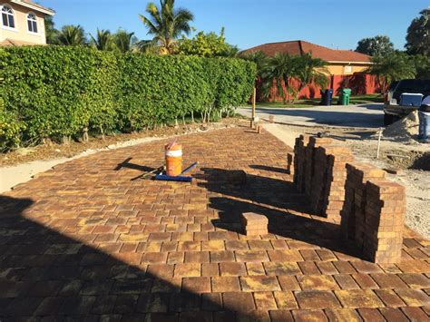 Old Chicago Brick Pavers Miami | Chicago Brick Driveway | Cricket Pavers