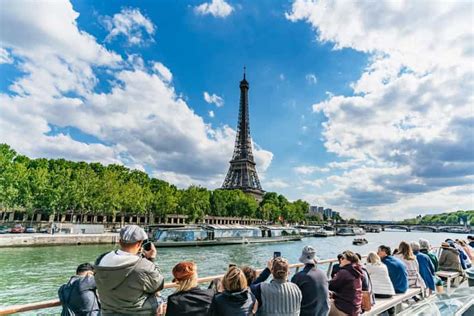 Paris: 1-Hour Seine Cruise starting at the Eiffel Tower | GetYourGuide