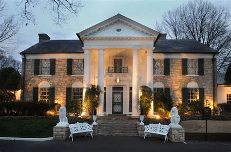 Elvis Presley's Graceland & Favorite Foods | MrFood.com