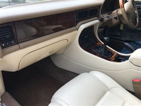 Jaguar XJR Interior - Bridge Classic Cars : Bridge Classic Cars