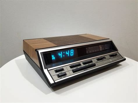 Vintage 1970s-1980s General Electric AM/FM Digital Clock Radio - Blue LED - Model 7-4666A ...