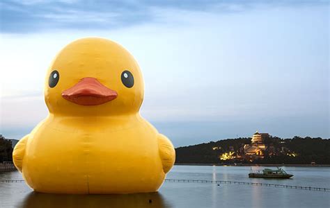 How much this giant rubber duck is costing Ontario - Travelweek