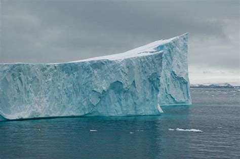 Antarctica Is Now 315-Billion-Ton Lighter After This Iceberg Broke Off ...