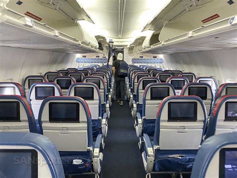 Delta 737-800 economy review (yes, it’s as dull as you think it is ...