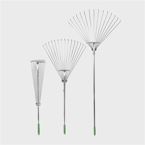 10 Best Leaf Rakes for 2024 | The Family Handyman