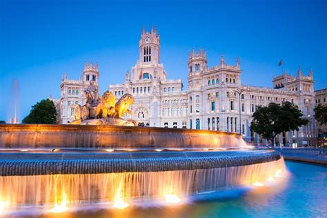 Madrid City Highlights Walking and Sightseeing Tour 2024