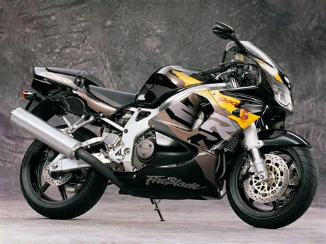 HONDA CBR900RR Fireblade (1996-1999) Specs, Performance & Photos - autoevolution