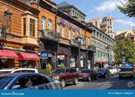 The city center of Yerevan editorial image. Image of people - 141188225