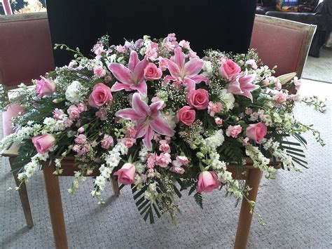 Funeral Flowers Casket Spray - Life Style By Modernstork.com