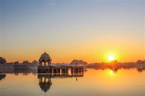 Gadisar Lake in Jaisalmer-A Stranger’s Kindness Made My Day - Framing ...