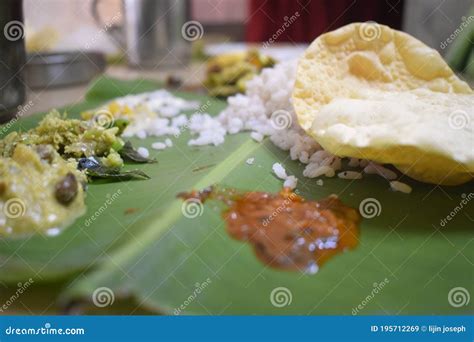 Kerala Traditional Onam Sadhya in Banana Leaf Stock Image - Image of tredi, sadhya: 195712269