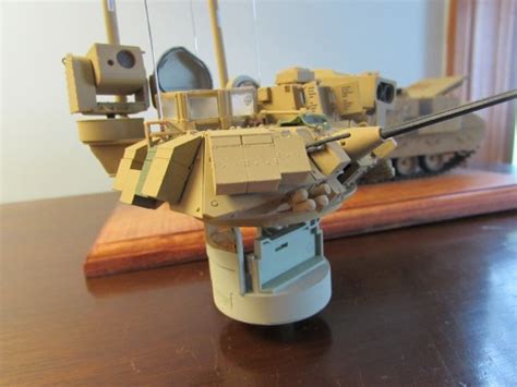 1/35 M3A3 Bradley Fighting Vehicle