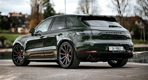 Dark Green Porsche Macan Turbo Lowers Its Off-Road Expectations With 21-in Rims | Carscoops