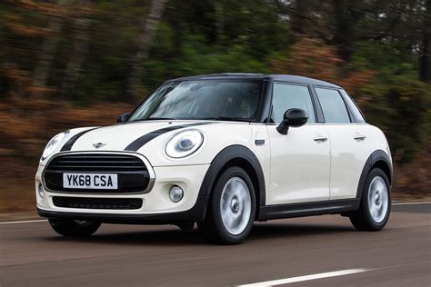 New MINI Cooper Classic 2019 review | Auto Express