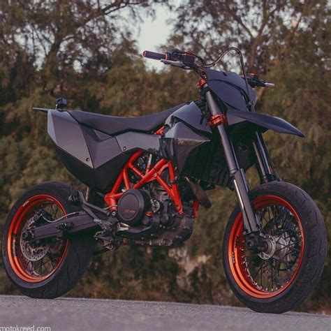 KTM 690 Supermoto taken by @rise_54 - MOTOKREED | Motorcross bike, Supermoto, Motorcycle dirt bike