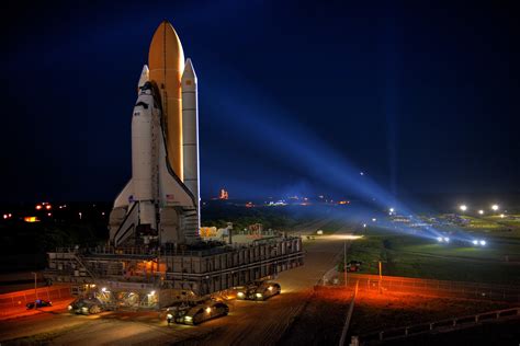 Download Launching Pad Space Shuttle Shuttle NASA Vehicle Space Shuttle Discovery HD Wallpaper