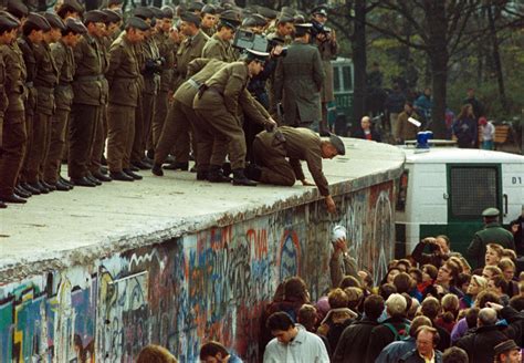 The fall of the Berlin Wall - 30 years on - Young Diplomats