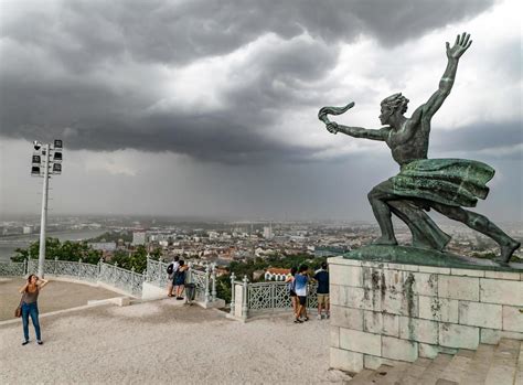 Statue in Budapest 4898512 Stock Photo at Vecteezy