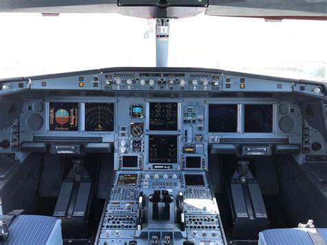 Cockpit of a Delta Airlines A330-300 : r/aviation