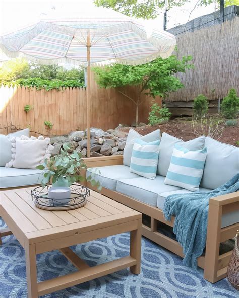 21 DIY Outdoor Furniture Ideas for Your Backyard | Extra Space Storage