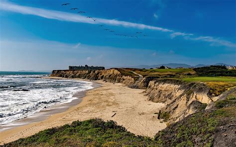 Half Moon Bay State Beach / Northern California / California // World Beach Guide