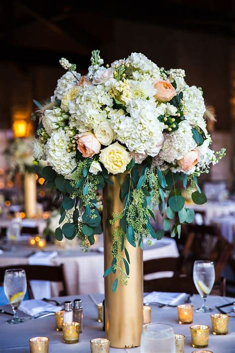 5 Beautiful Tall Vase Centerpieces for Your Wedding - Arabia Weddings