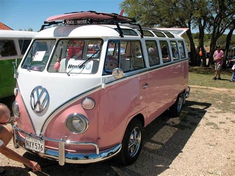 17 Best images about VW Hippie Vans on Pinterest | Volkswagen, Buses and Hippies