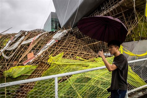 Hong Kong Reopens With Flights Resuming After Typhoon Saola - Bloomberg