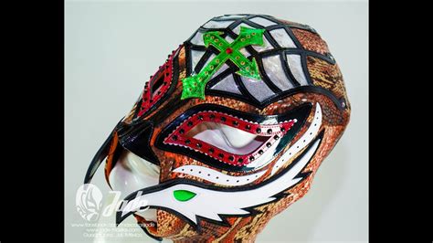 Cómo se hace la máscara de Rey Mysterio / How to make Rey Mysterio Mask - YouTube