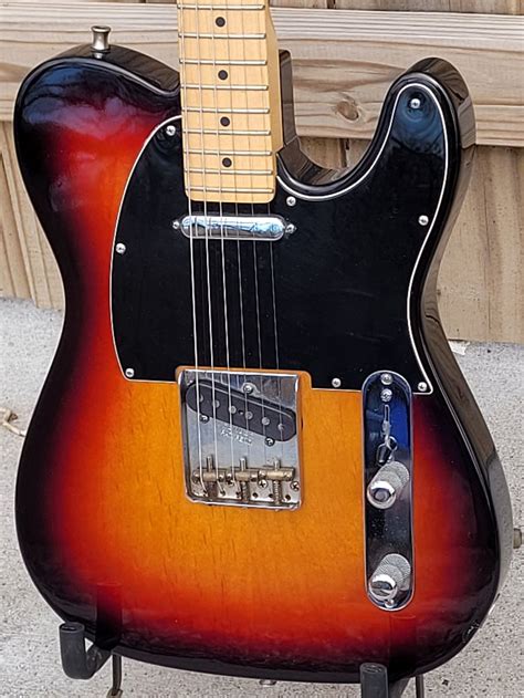 2011 Fender Telecaster Sunburst > Guitars Electric Solid Body | Player Guitars