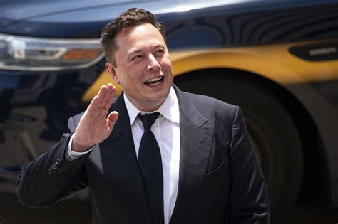 Elon Musk Is Still Bitching and Moaning About Paying Taxes | Vanity Fair