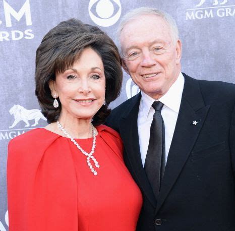 Jerry Jones shouldn't have girlfriend - his wife is Gene Jones