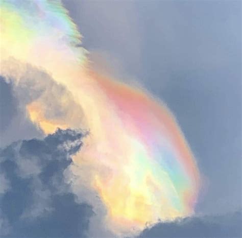 In pictures: A very strange rainbow cloud over Thailand - Strange Sounds